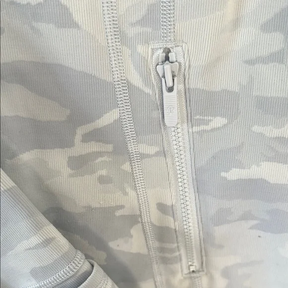 Lululemon Gray Camouflage Zip-Up Jacket - Picture 3 of 4